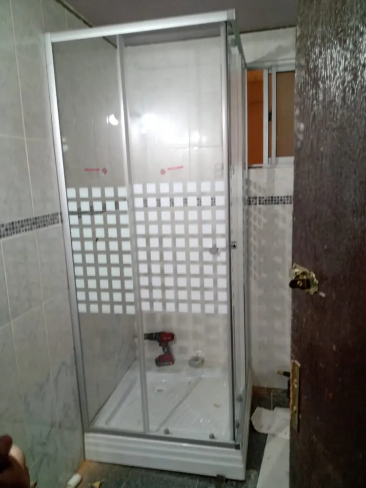 Ducha con cerámica nueva